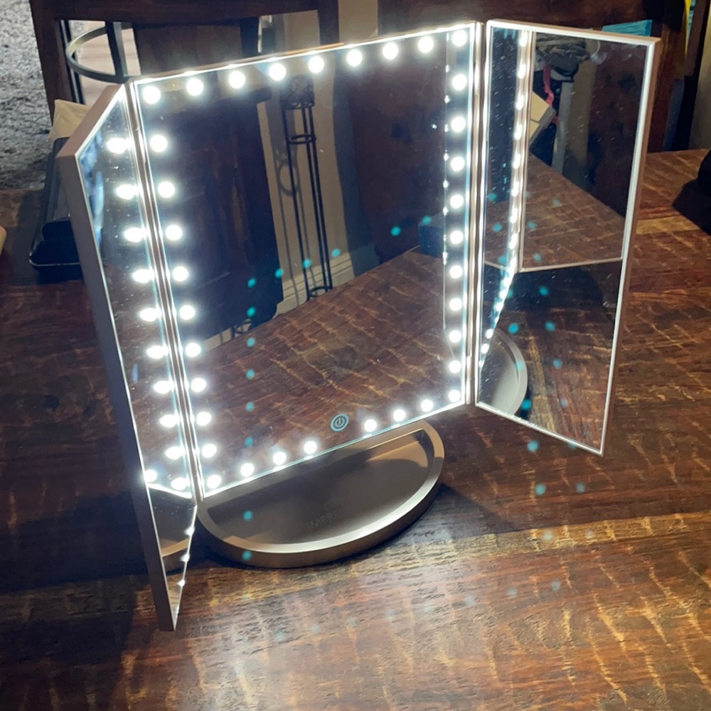 Impressions Vanity trifold makeup mirror